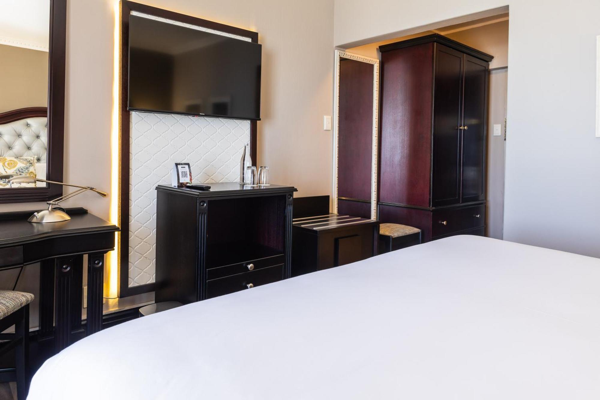 Premier Hotel 4*